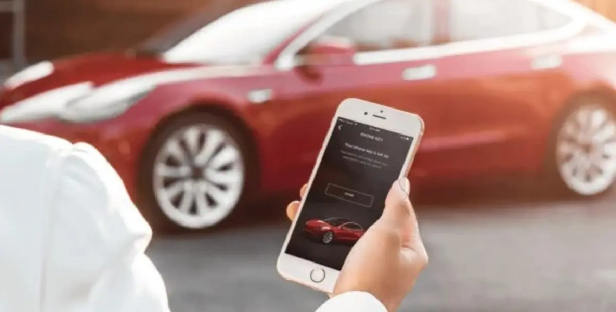 Application-pour-les-véhicules-Tesla-Fluide-de-France-Espace-Blogue-min